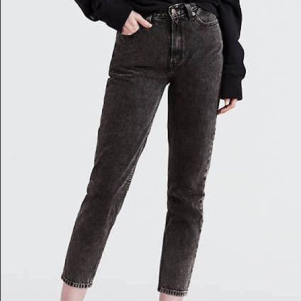 Levi’s Mom Jean (washed black) sz. 27
